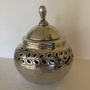 Vtg  India Ginger Jar Urn With Lid Etched Floral Designs hammered aluminum Boho